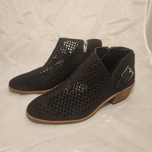 Used Women's 8 Vince Camuto Phandra Perforated Leather Suede Black Boots